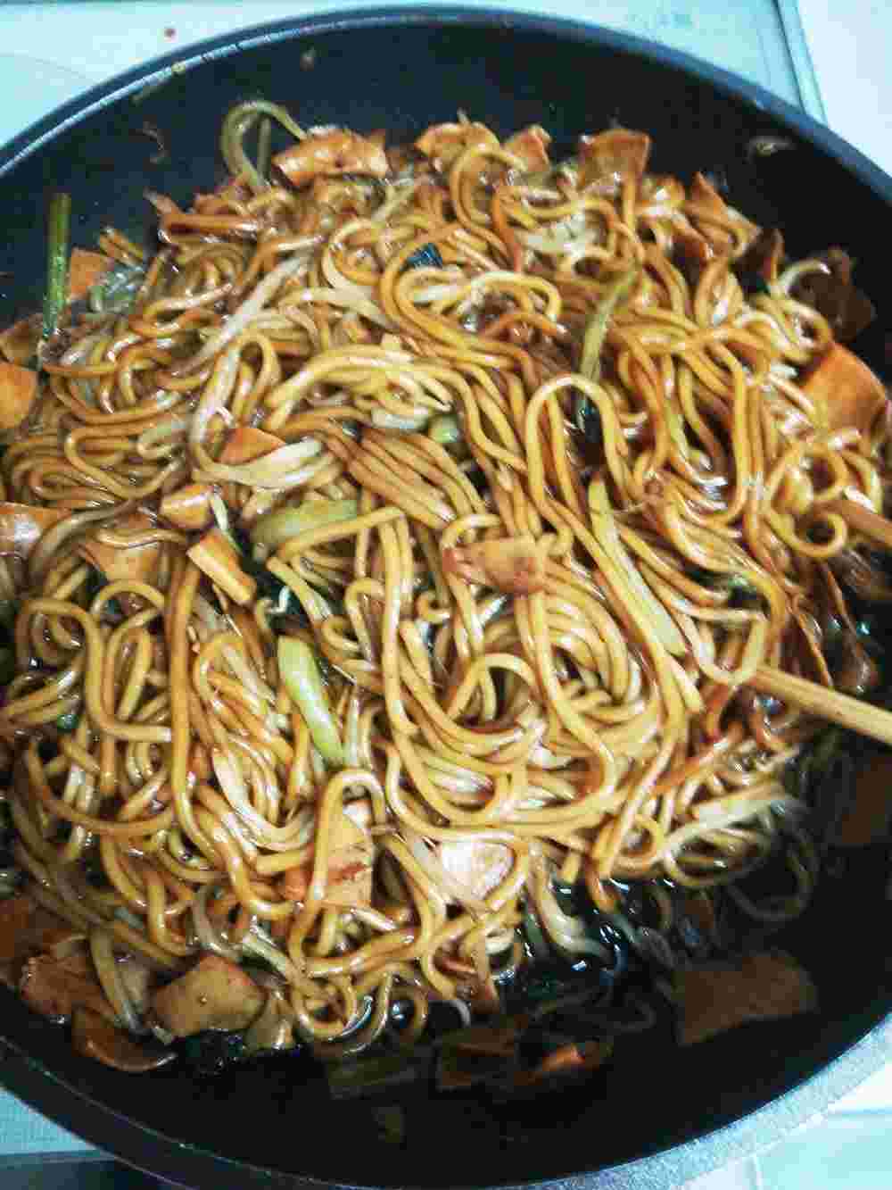 小松菜とハムの焼きそば