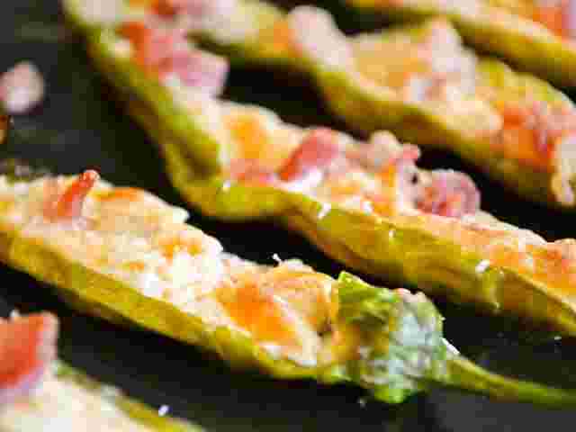 ベーコンを使ったししとうのチーズ焼き