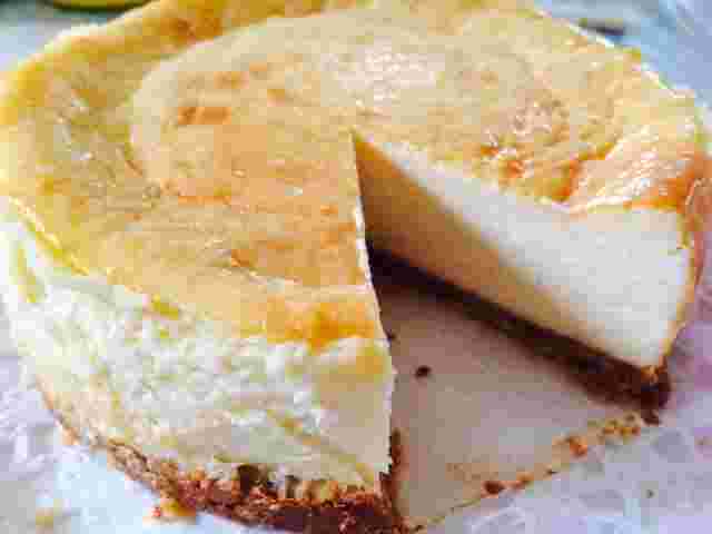 小麦粉で作るお菓子のしっとりチーズケーキ