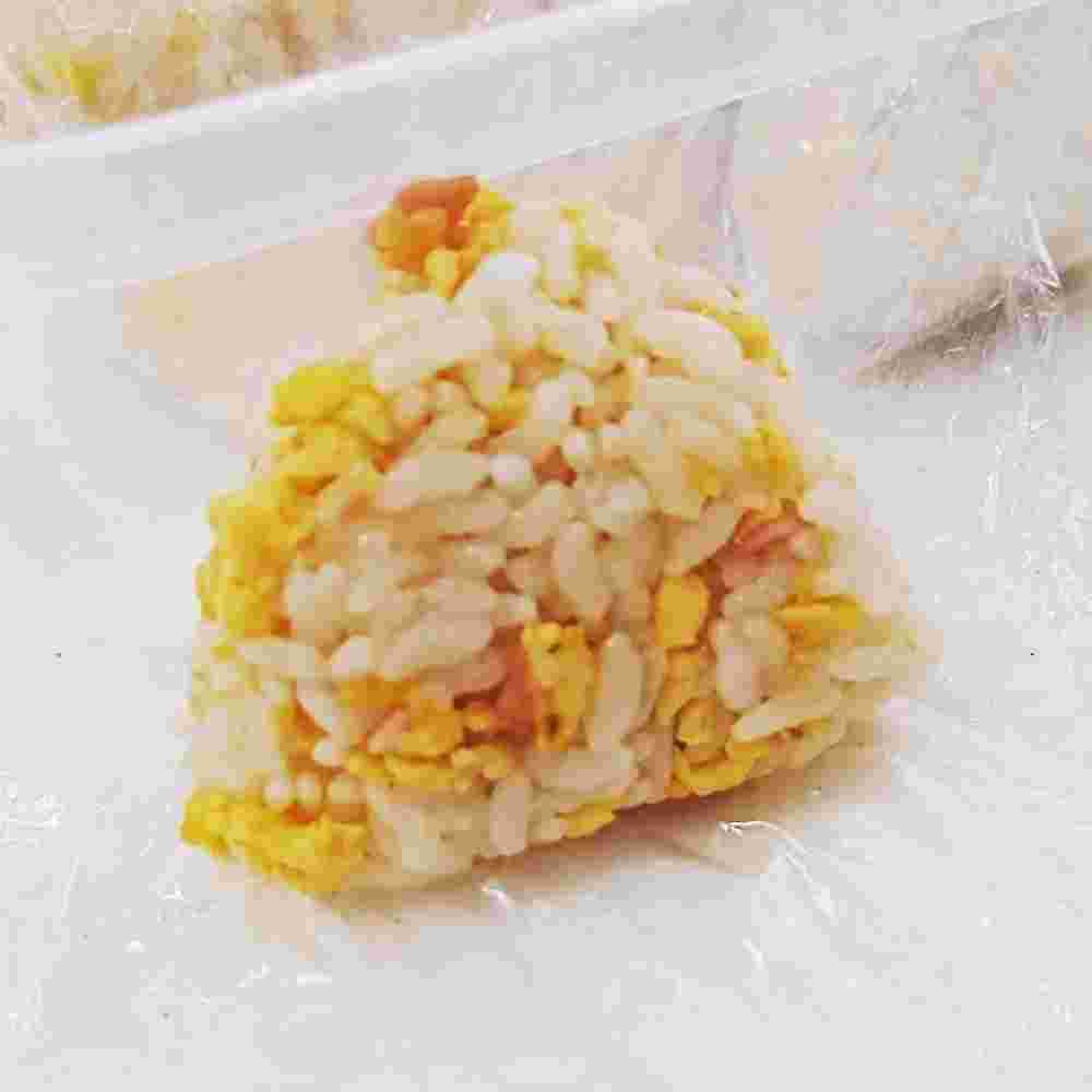 ベーコンと卵のおにぎり