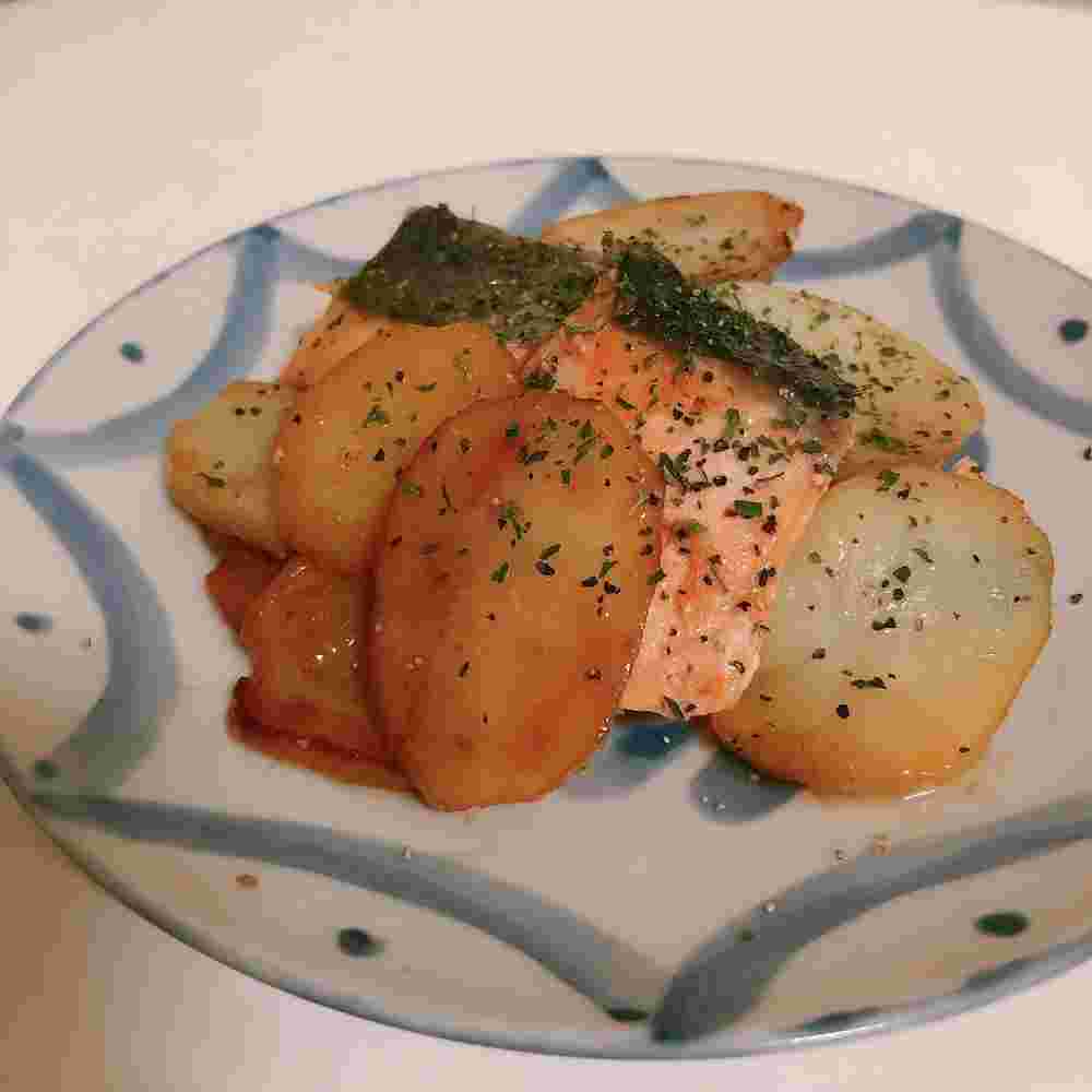 鮭とポテトのコンソメ炒め