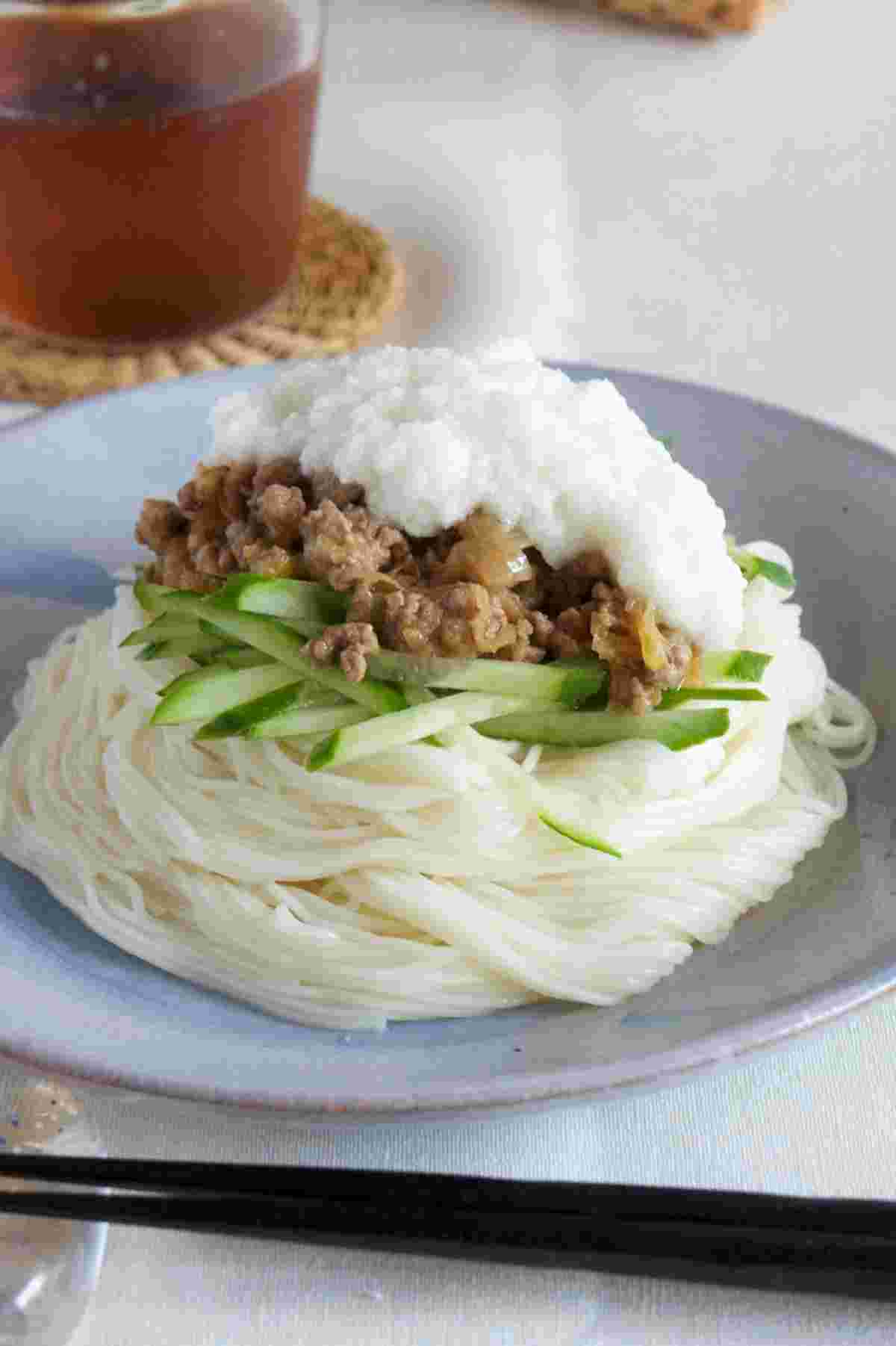 長芋と豚ひき肉の肉味噌とろろそうめん