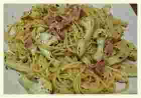 カリフラワーとベーコンのオイル系パスタ