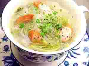 白菜とウインナーの春雨スープ