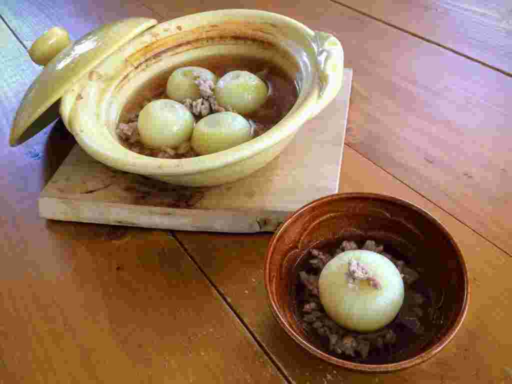 土鍋を使用した玉ねぎ煮