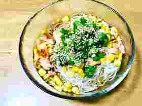 コーンと焼き鮭とネギとごまの素麺の人気レシピ