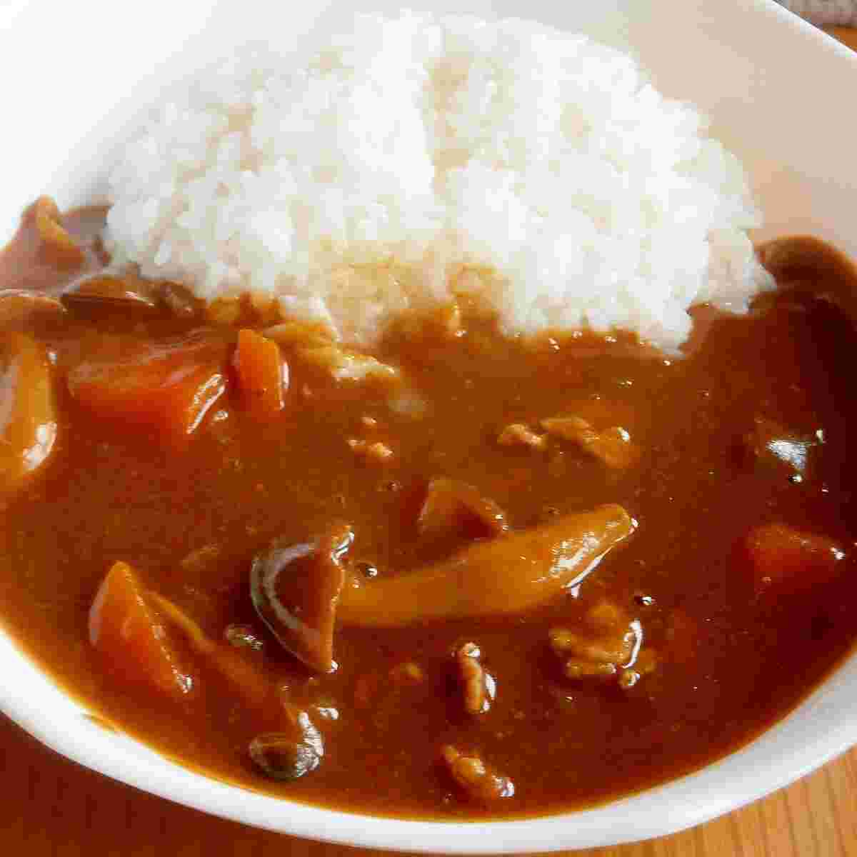 玉ねぎの皮入りしめじカレー