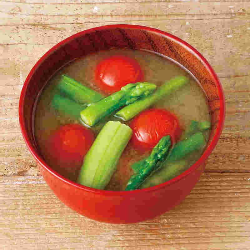 アスパラとミニトマトのみそ汁