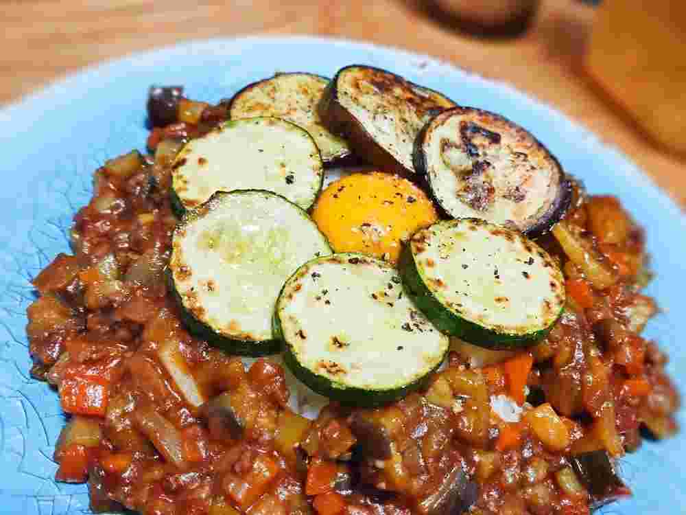 ズッキーニと玉ねぎ入り夏野菜のキーマカレー