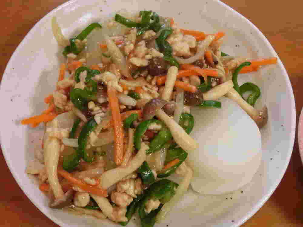 ふろふき大根とひき肉が入った野菜そぼろあんかけ