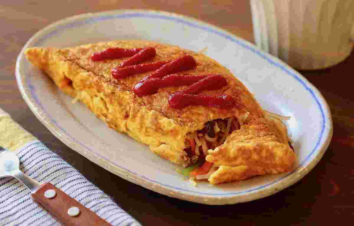 たっぷりチャプチェを包んだ濃厚オムレツ