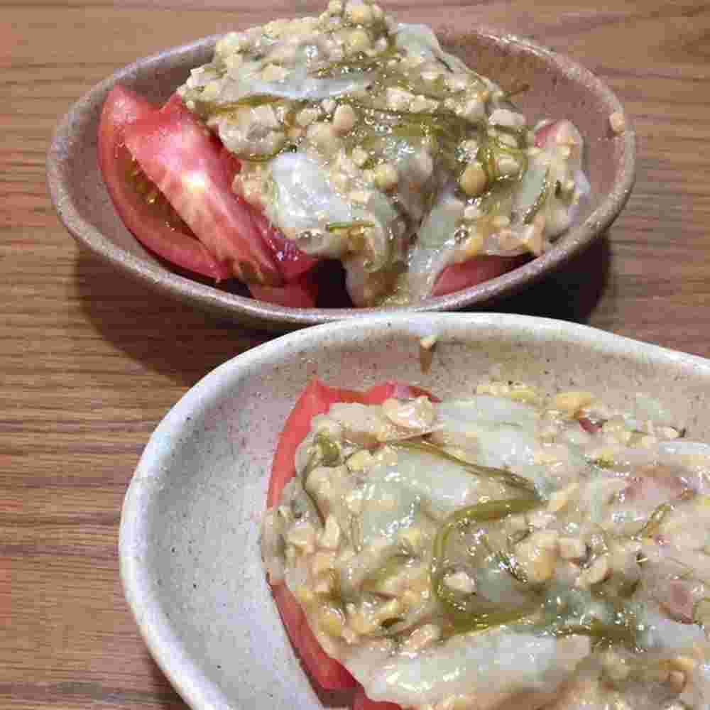 人気レシピで作るめかぶ納豆のトマト玉ねぎ