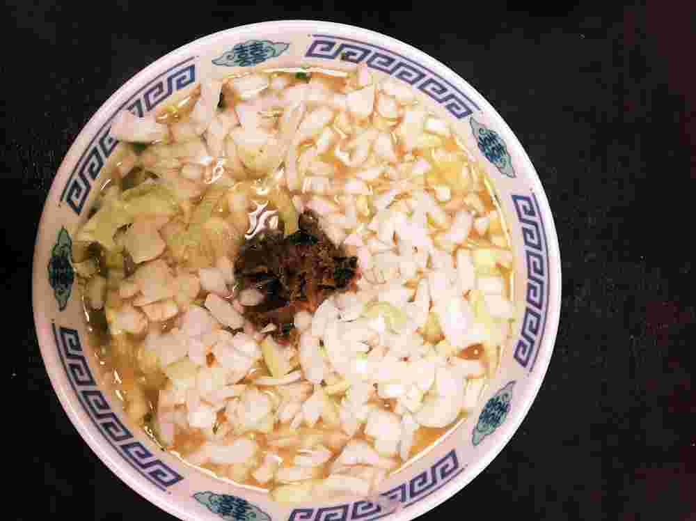 玉ねぎ味噌豚骨ラーメン