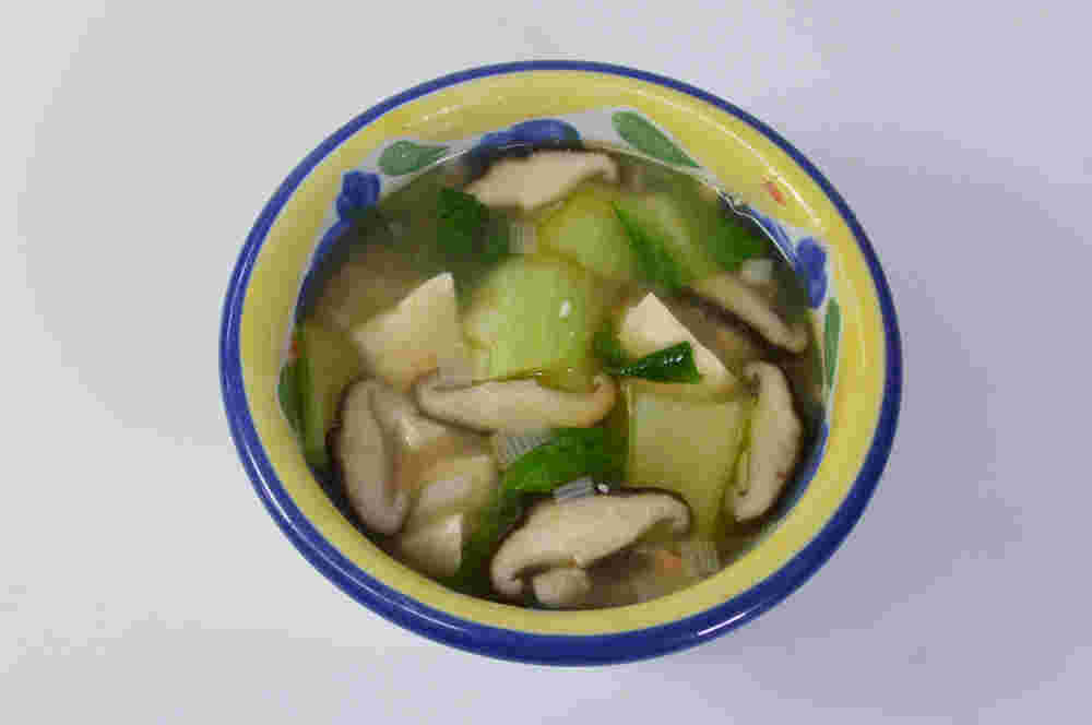 くずし豆腐と青梗菜のしいたけスープ