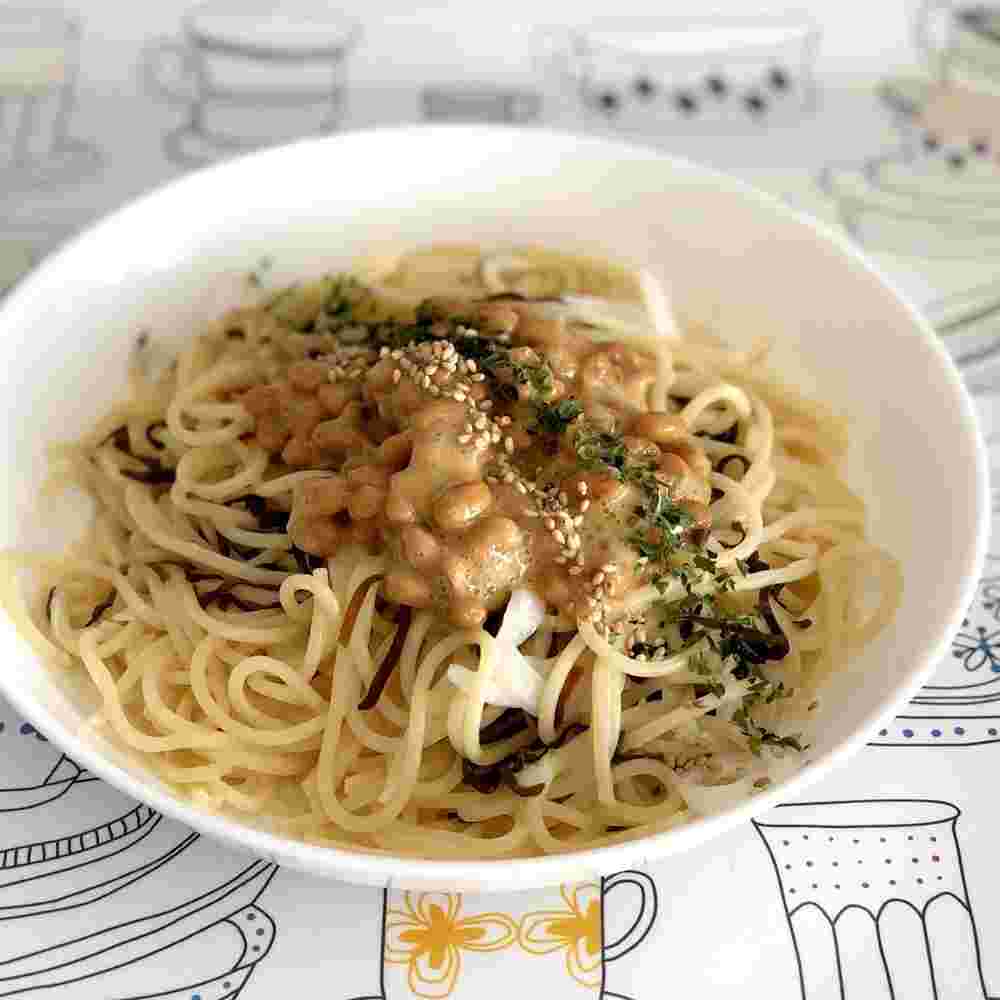 人気レシピで作った玉ねぎヨーグルトの納豆パスタ