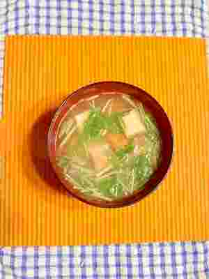 カニカマと水菜のコンソメスープ