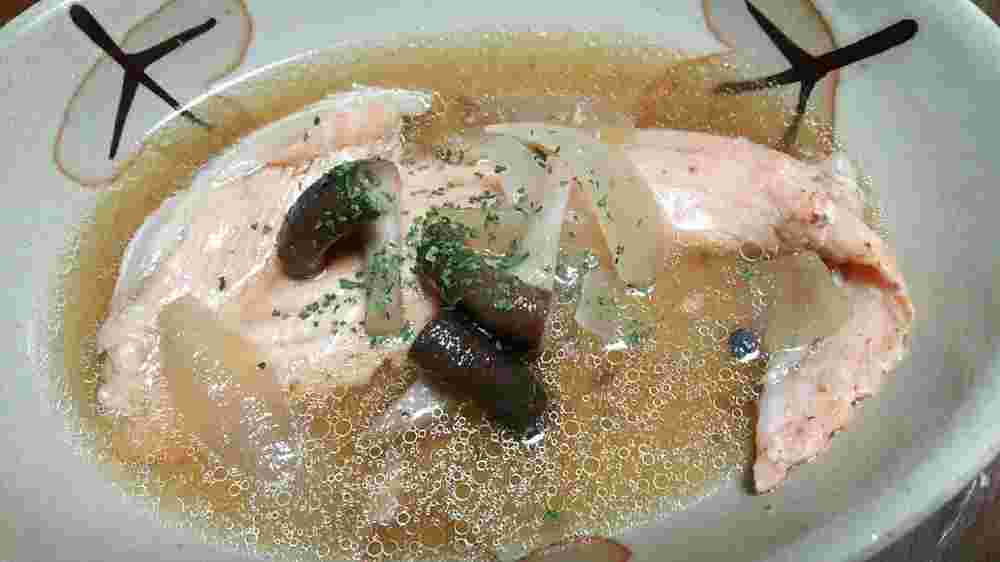 人気レシピで作った鮭カマの麺つゆバター煮