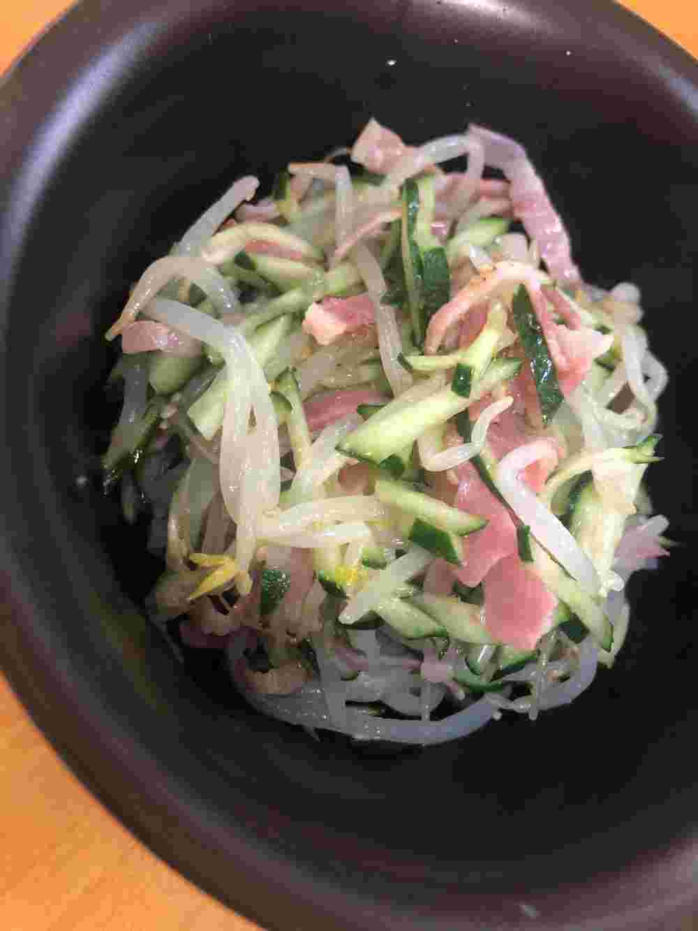 きゅうりとベーコンのにんにく塩サラダ