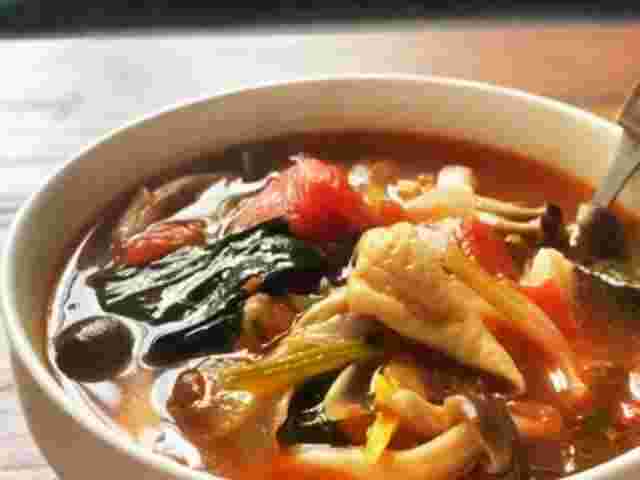 鶏胸肉を使ったデトックススープのレシピ