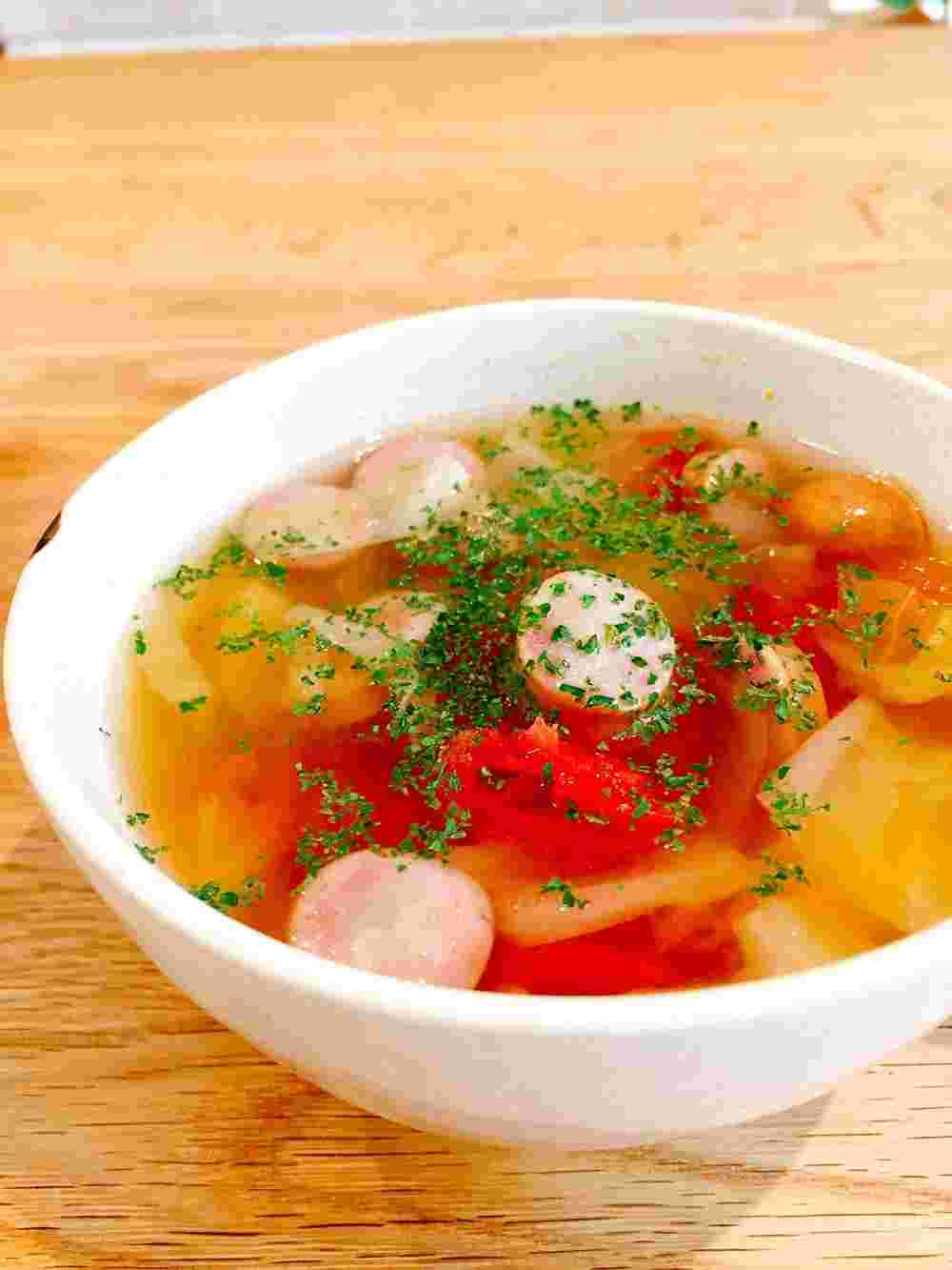 白だしで作るキャベツ入り和風トマトスープ