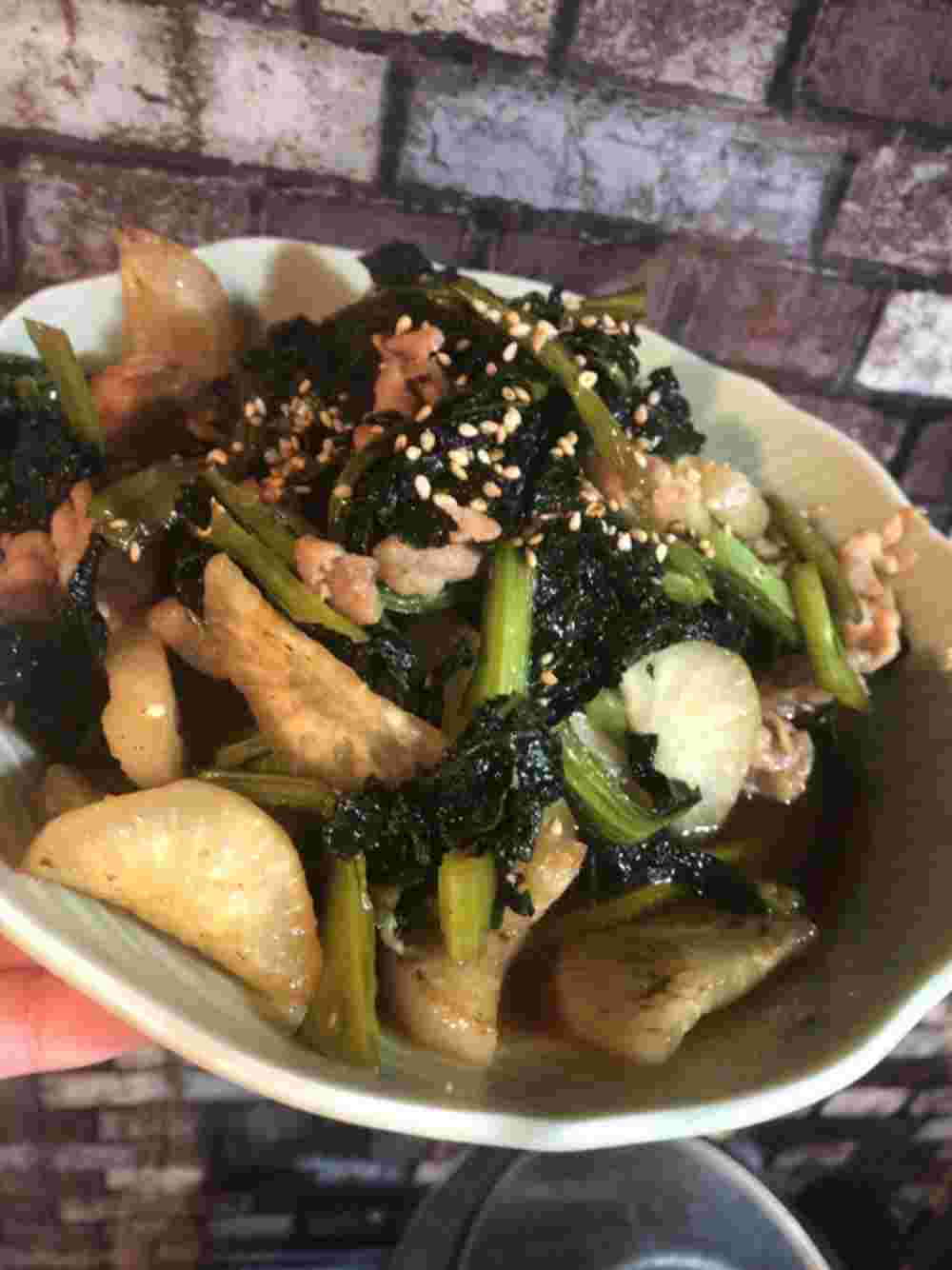 大根とほうれん草と豚肉の煮物