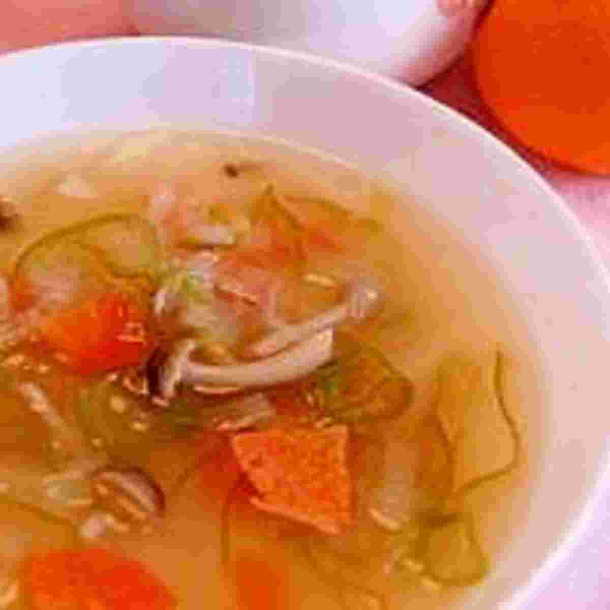 野菜コンソメのピーマンスープ