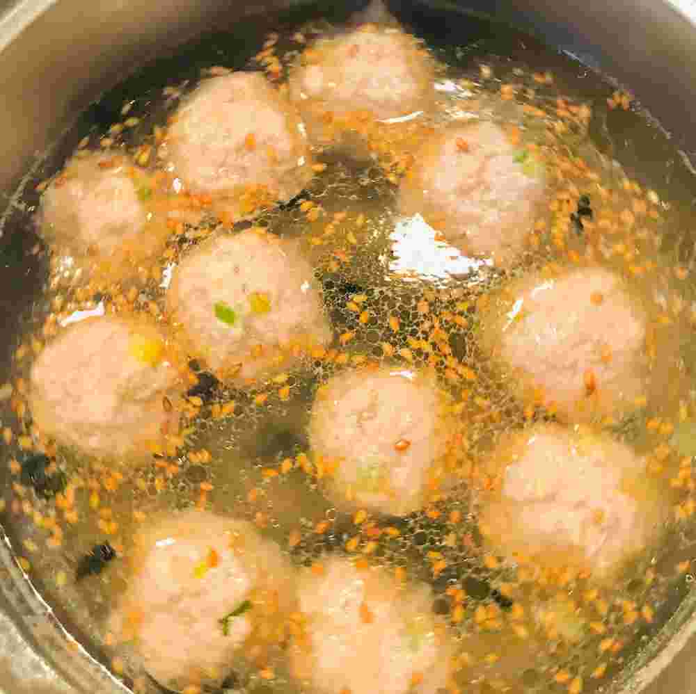 中華風ふわふわ肉団子スープ