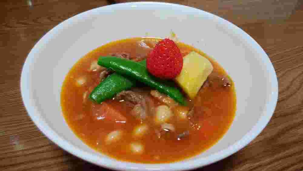 ケチャップを使った牛肉と大豆の旨味スープのレシピ