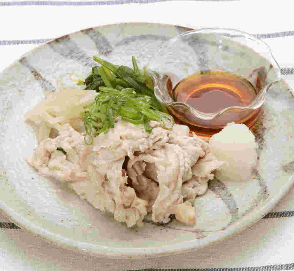 ほうれん草と大根を使った豚肉の蒸しサラダ