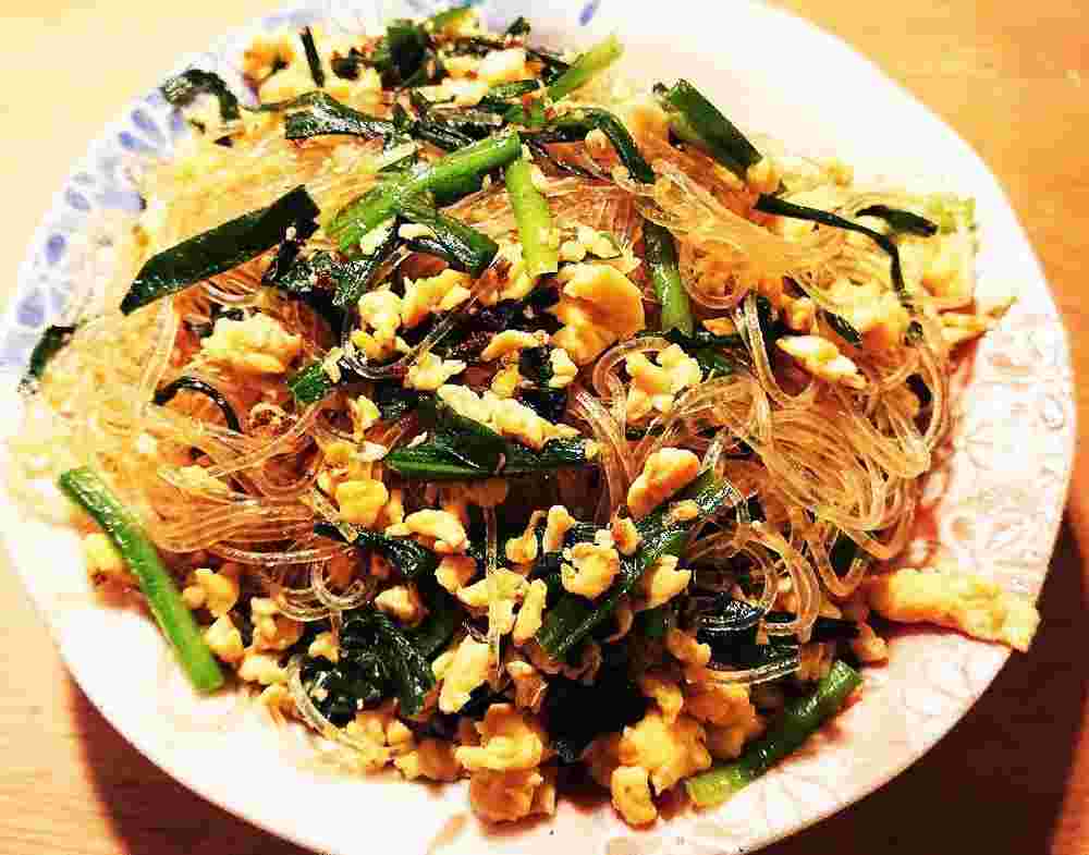 肉団子スープの副菜におすすめの春雨とニラ卵オイスター炒め