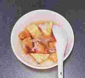 里芋とひき肉の煮物に大根おろしをかけたあんかけ