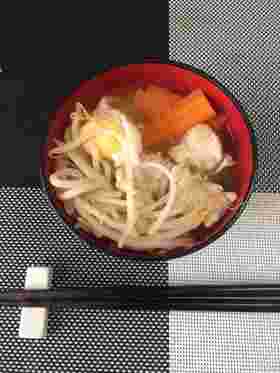 おかずになる肉団子スープ(味噌味)