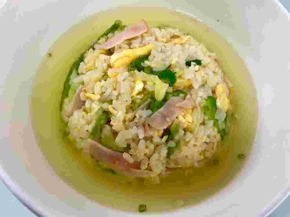 サッポロ一番ラーメンで塩チャーハンスープ