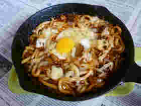 チーズの入ったキムチ焼きうどん