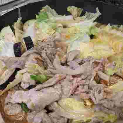なすとピーマン、白菜、豚肉を味噌をベースに炒めたもの