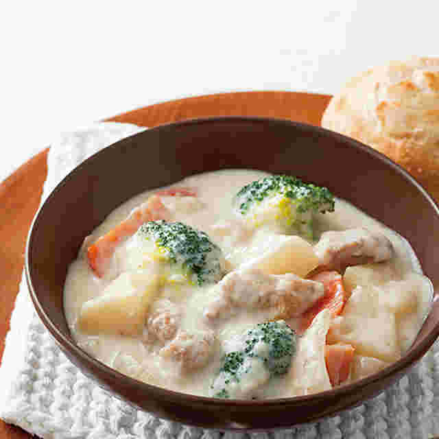 小麦粉を使ったチキンクリームシチュー