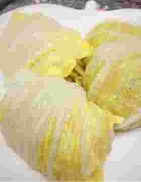 豆腐が入った白菜シュウマイ