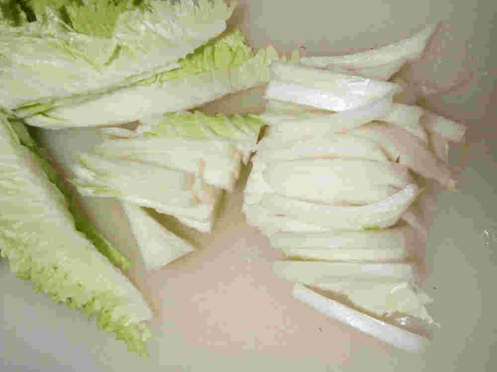 鍋が美味しくなる白菜の切り方