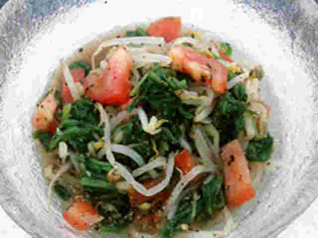 めんつゆとごまで和えるだけの簡単トマト、もやし、ほうれん草の胡麻和え