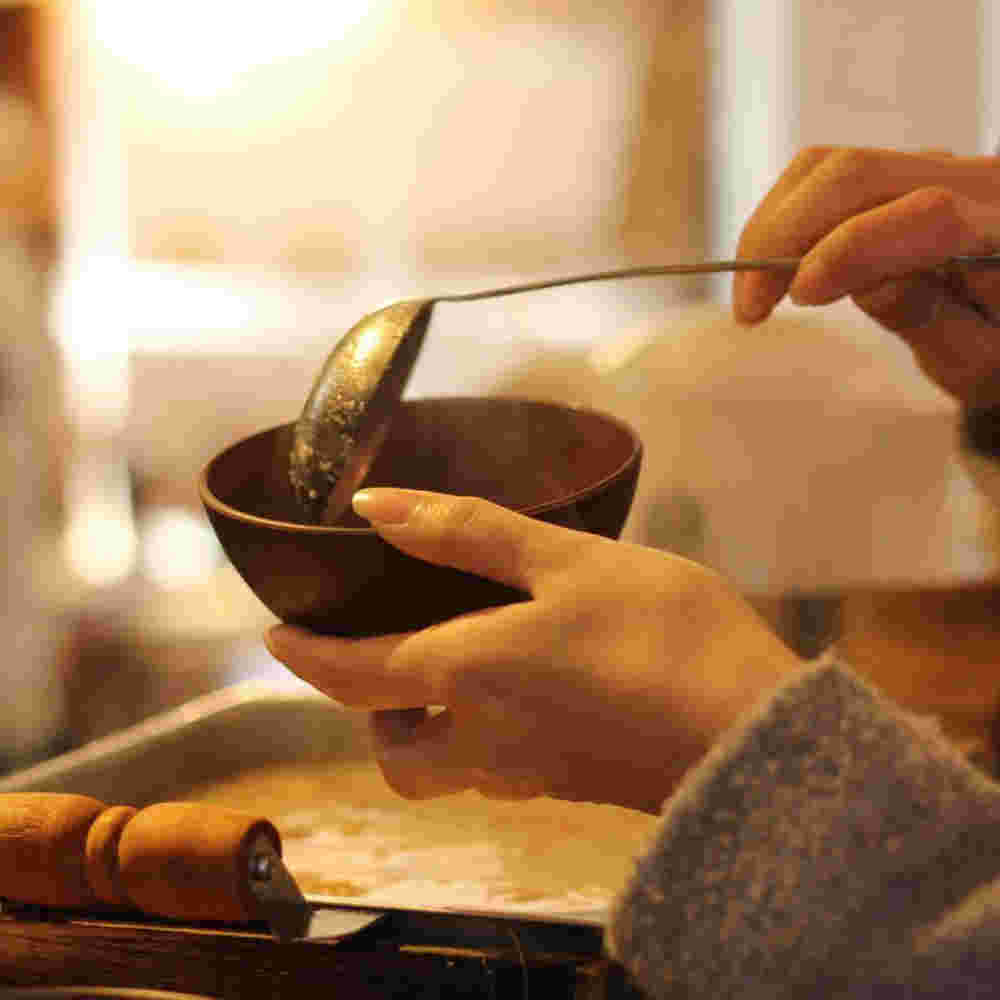 こんにゃくと里芋の粕汁
