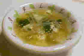 チンゲン菜ともやしの卵コンソメスープ