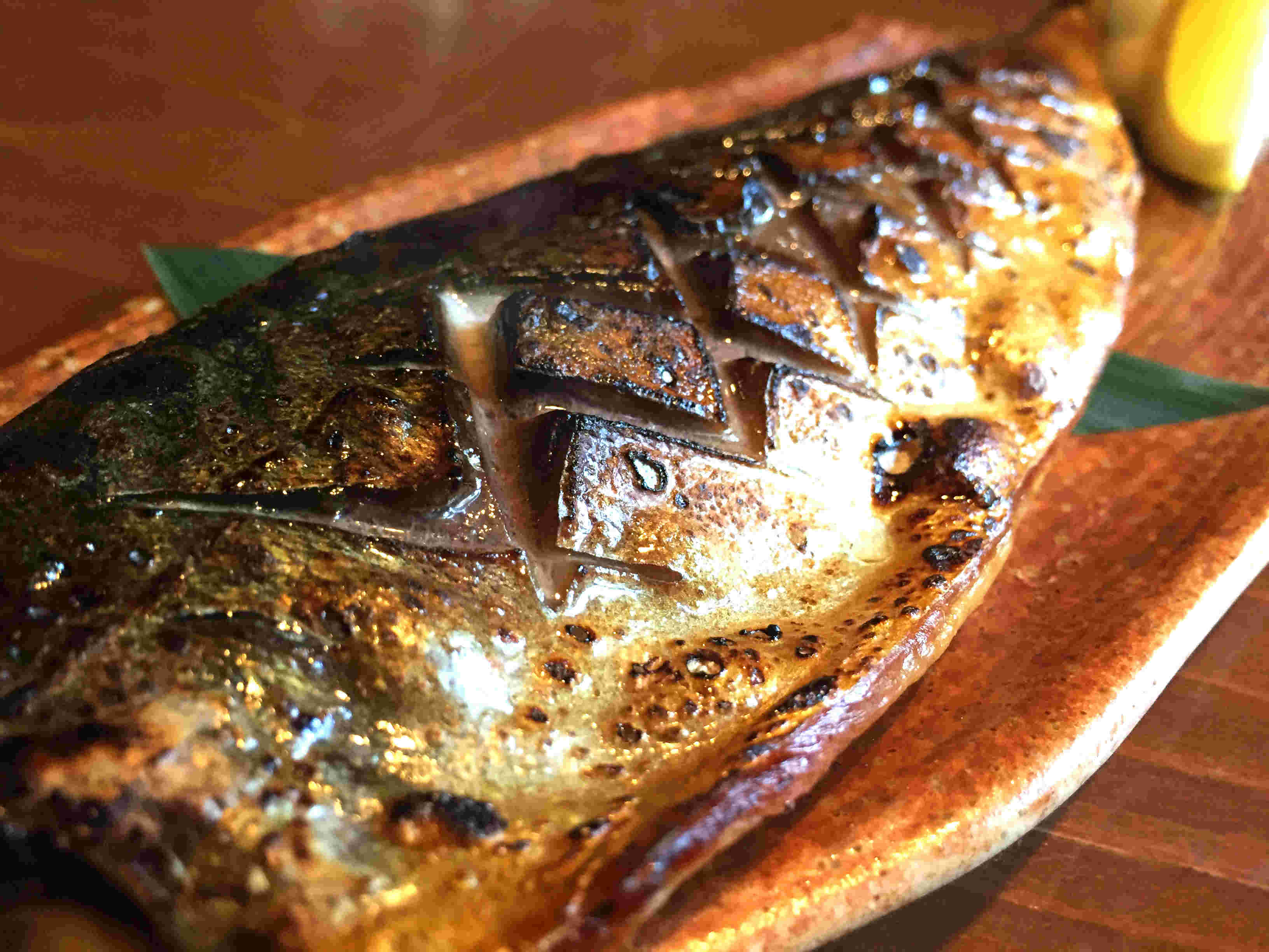 こんがり焼けた鯖の塩焼き