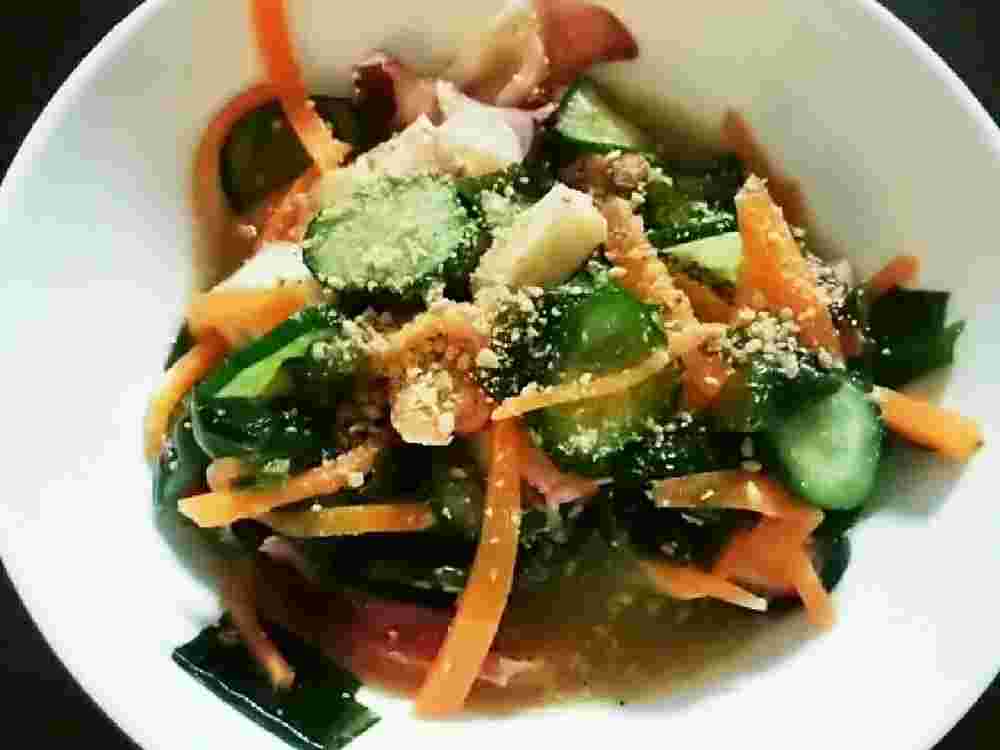 副菜レシピでおすすめなきゅうりと人参とタコの酢の物