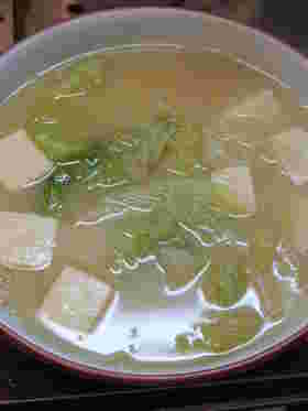 サニーレタスと高野豆腐の味噌汁