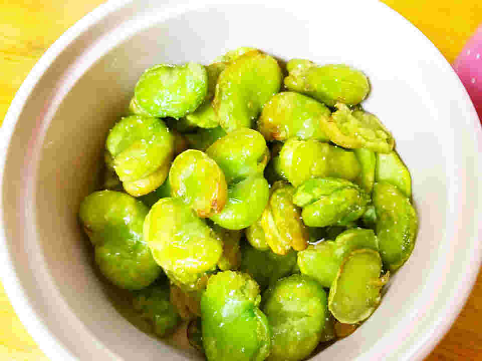 人気おつまみレシピで作るそら豆の素揚げ