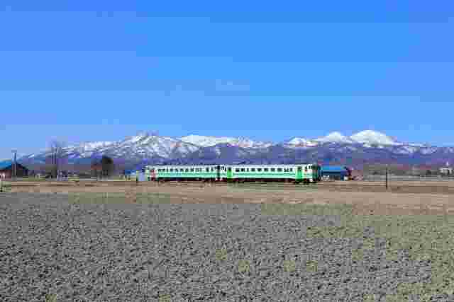 浦臼町周辺を走る電車