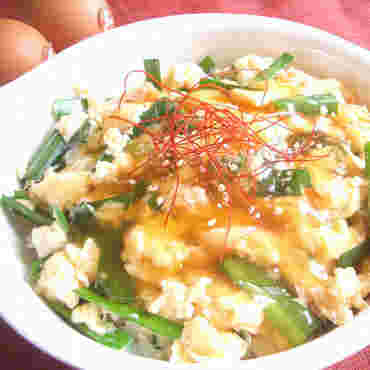 ニラ卵豆腐の甘酢あんかけ丼