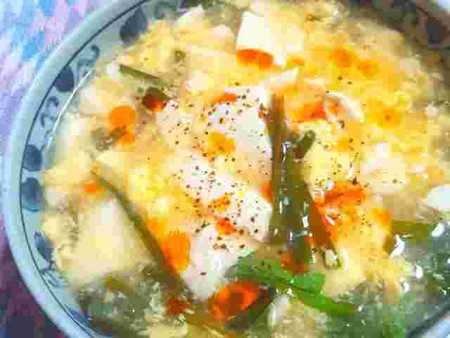 ニラ玉豆腐の酸辣湯