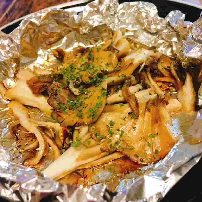おつまみにおすすめの舞茸のホイル焼き