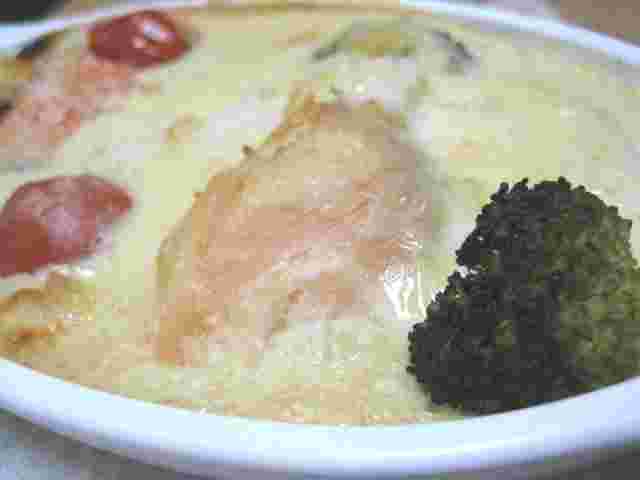 ブロッコリーを使った長芋と鮭の豆腐グラタン